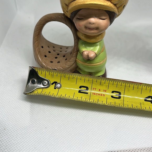 Vintage ceramic hand painted boy and girl standing by basket 4” tall - Picture 7 of 8